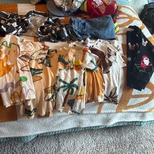 1 Jeans 5 Tees 1 Button 1 Sweater